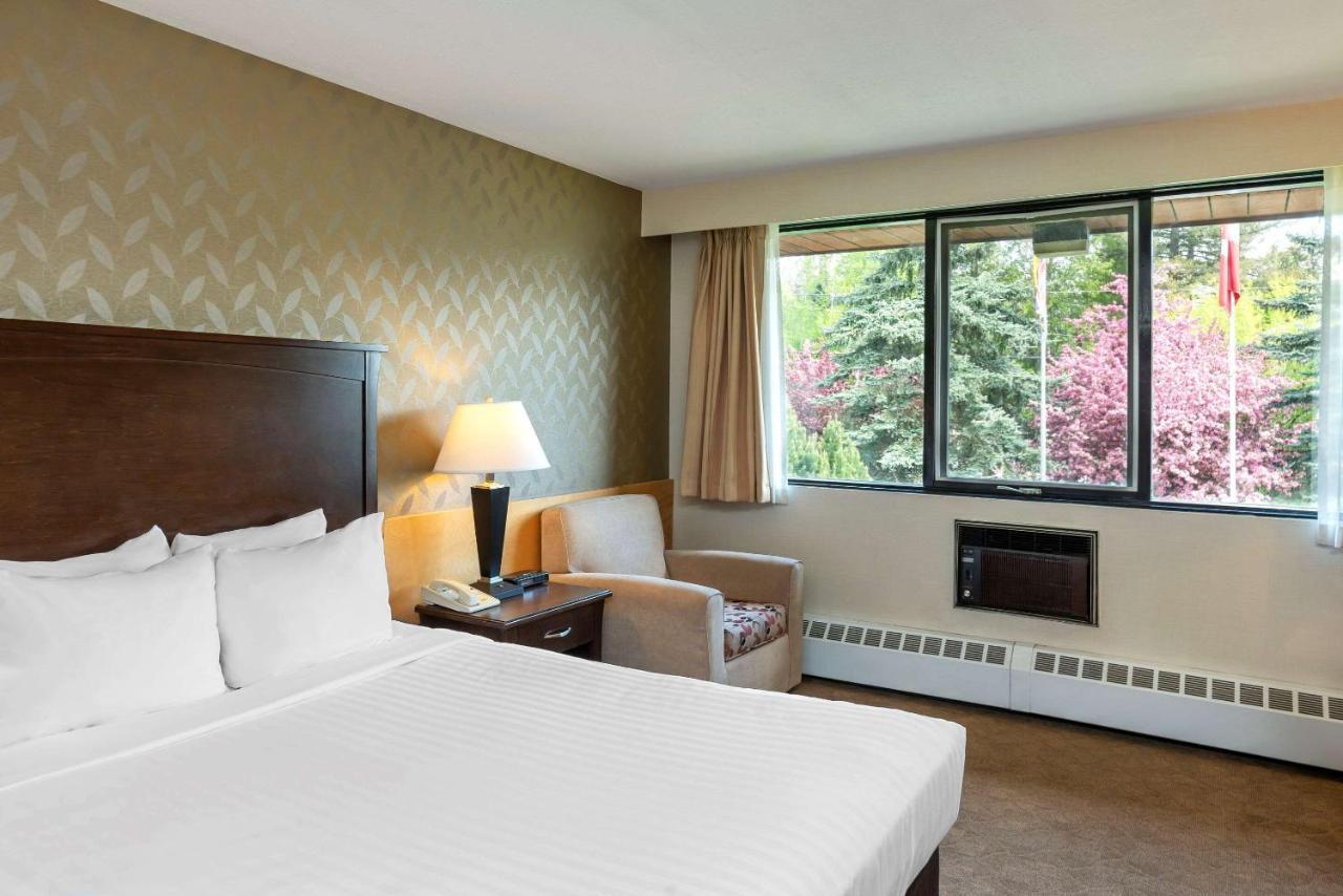 Prestige Riverside Lodge Кенель Экстерьер фото
