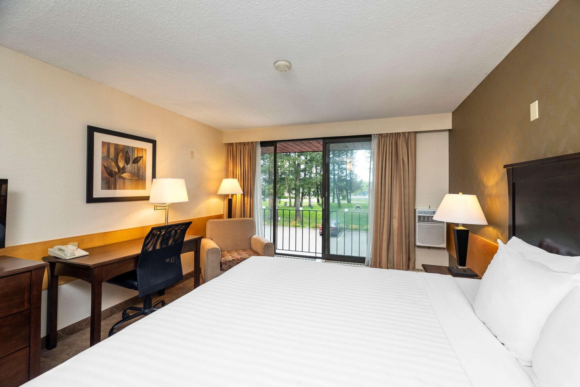 Prestige Riverside Lodge Кенель Экстерьер фото