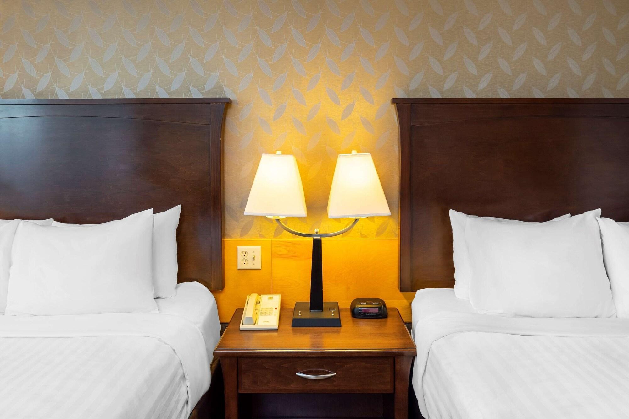 Prestige Riverside Lodge Кенель Экстерьер фото