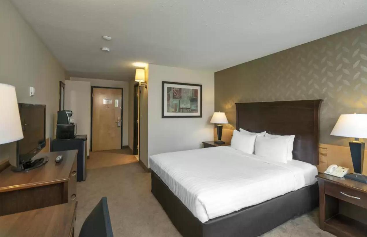 Prestige Riverside Lodge Кенель Экстерьер фото